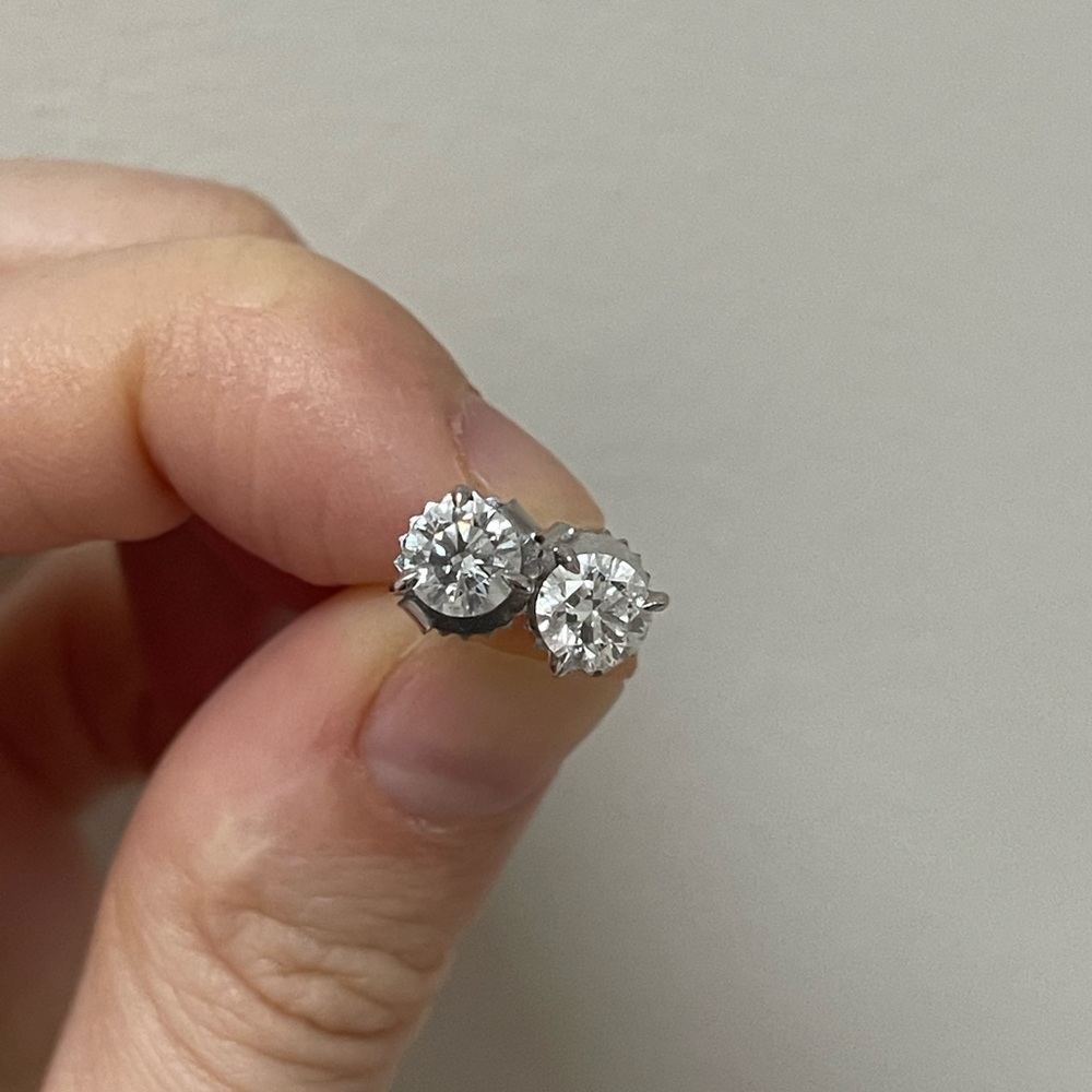 Kwiat 1ct diamond stud earrings in platinum